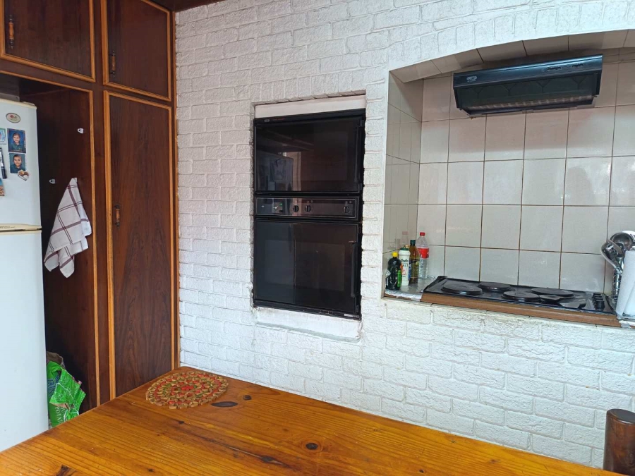 6 Bedroom Property for Sale in Heuwelsig Free State